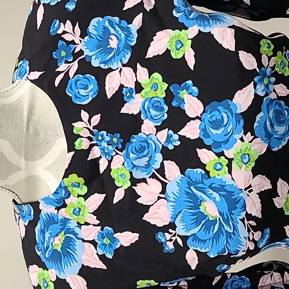 Zara Floweral Backless Dress - Picture 3 of 11